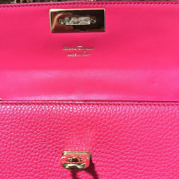 Authentic Salvatore Ferragamo Wallet - Picture 5 of 8